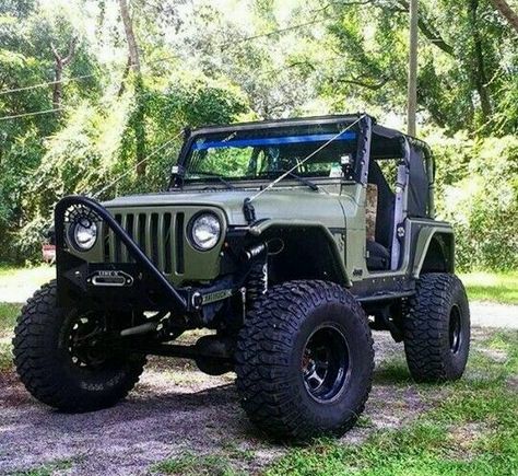 Jeep Wranger, Jeep Things, Badass Jeep, Green Jeep, Tj Wrangler, Jeep Mods, Jeep Ideas, Jeep Yj, Dream Cars Jeep