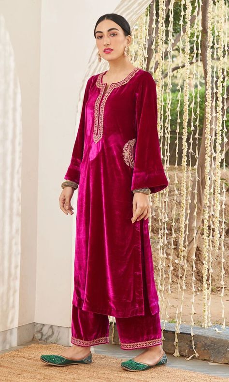 Velvet Dresses Design, Eid Suits, Velvet Salwar, Desi Fusion, Velvet Pakistani Dress, Full Maxi Dress, Bridal Pakistani, Velvet Kurti, Suits For Women Indian