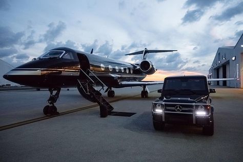 Blacked out. #mphclub #g63 #amg | via Instagram ift.tt/2ahdd… | Flickr Private Jet Aesthetic, Jet Aesthetic, Jets Privés De Luxe, Private Jet Interior, Tmax Yamaha, Jet Privé, Aventador Lamborghini, Luxury Jets, Expensive Things