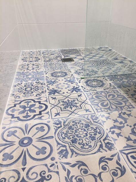 Blue Floor Bathroom, Floor Tiles Hallway, Blue Mosaic Tile Bathroom, Blue Mosaic Bathroom, Patterned Bathroom Tiles, Mosaic Bathroom Tile, Blue Bathroom Tile, Blue Mosaic Tile, Blue Delft