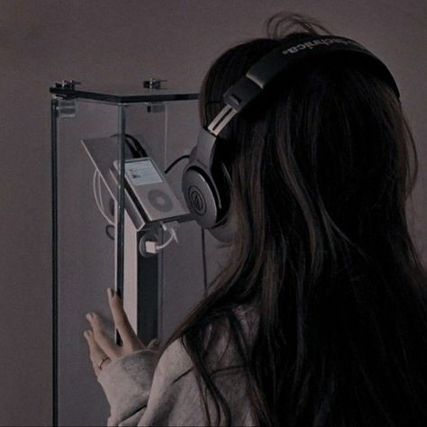 Girl With Headphones, Music Studio Room, Dream Music, Gadgets Technology Awesome, Music Aesthetic, Vision Board 2023, Music Studio, Recording Studio, I Got It