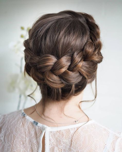 Wedding Hairdos, Braided Crown Hairstyles, Wedding Hair Up, Classic Updo, Wedding Braids, Hairdo Wedding, Hair Upstyles, Halo Hair, Crown Braid