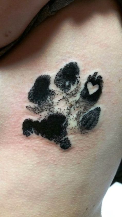 30 Dog Prints Tattoo. (With Daisy's actual paw print) Pawprint Tattoo, Ring Finger Tattoos, Shape Tattoo, Hip Tattoo, Pattern Tattoo, Design Tattoo, Trendy Tattoos, Dog Tattoos, Small Tattoo