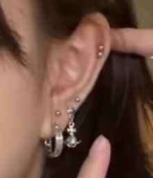 Nana Ear Piercings, Nana Piercing, Ear Piercing Layout, Piercing Layout, Stacking Earrings, Piercing And Tattoo, Piercings Earrings, Lovers Rock, Tooth Gems