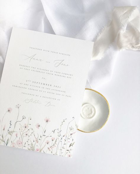 Romantic Wedding Stationery, Watercolour Wedding Stationery, Watercolour Wedding, Wedding Card Frames, Dream Wedding Decorations, Wedding Invitation Inspiration, Stationery Inspiration, Wedding Invitations Romantic, Flower Wedding Invitation