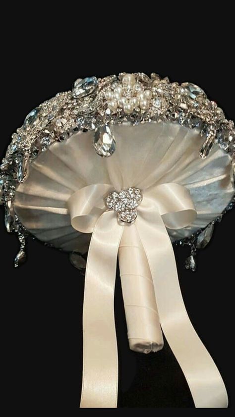 Crystal Wedding Bouquet, Bling Bouquet, Jeweled Bouquet, Crystal Bouquet, Cheap Wedding Flowers, Bridal Brooch Bouquet, Bridal Brooch, Wedding Brooch Bouquets, Wedding Brooch