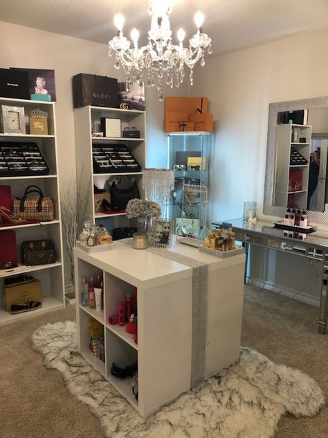 Walk In Closet Room Ideas Diy, Makeup Closet Room, Glam Aesthetic Room, Closet Room Decor, Boutique Dressing Room Ideas, Dressing Room Diy, Bedroom Into Dressing Room, Spare Room Walk In Closet, Bedroom Turned Closet