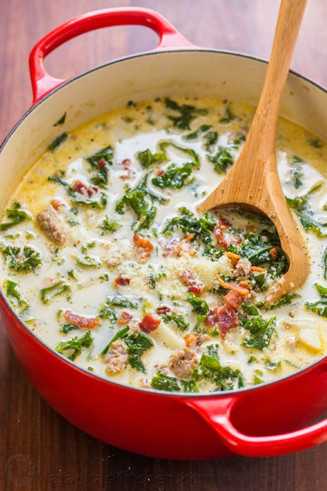 One-Pot Zuppa Toscana Recipe - a family favorite for years! Watch how-to VIDEO for our copycat version of Olive Garden's most popular Zuppa Toscana soup. | natashaskitchen.com Zuppa Toscana Soup Olive Garden, Olive Garden Zuppa, Olive Garden Soups, Olive Garden Zuppa Toscana, Natashas Kitchen, Creamy Shrimp Pasta, Zuppa Toscana Soup, Tuscan Soup, Toscana Soup