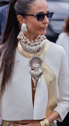 Jewelry Fashion Trends 2024, Fashion Accessories Trends 2024, 2024 Jewelry Trend Forecast, Jewelry Trends 2023 2024, 2024 Jewelry Trend, Jewelry Trends 2024, Novelty Accessories, Paris Fashion Week 2024, Street Style Jewelry