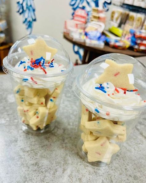 Rebecca Uptergrove Evans on Instagram: "“Oh my STARS”🤩🇺🇸  Mini Star Spangled Dunkers $16 (8 available) *each cup has 1 dozen mini cookies*" Cookie Dippers In A Cup, Cookie Dunkers, Cookie Dippers, Cookie Dipper, Market Stall, Mini Cookies, Market Stalls, Star Spangled, Decorated Cookies