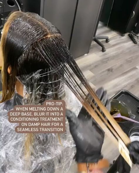 Root Melt Vs Root Smudge, Color Melting Hair Brown, Color Melt Brunette To Blonde, Root Melt Brunette, Root Melt Blonde Balayage, Root Melt Brunette To Blonde, Root Melt Blonde, Redken Color Formulas, Root Blend