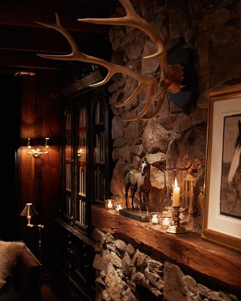 Ralph Lauren on Instagram: “The Fall 2016 collections from Ralph Lauren Home will debut this evening with an exclusive event in the #RLHome showroom. Follow @RalphLaurenHome for a first look.” Cabin In The Mountains, Cabin Living, Lodge Style, Cabin Life, Rustic Living, Mountain Cabin, Rustic Cabin, Cabin Homes, Cabins In The Woods