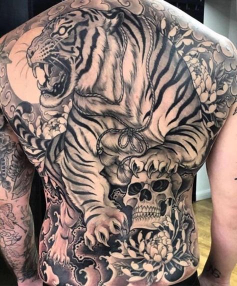 Tiger Tattoo, Family Art, Animal Tattoos, Body Tattoos, Great Wave, Tattoos For Guys, Tattoo Designs, Mario, Japan