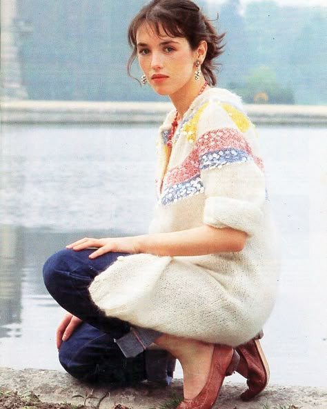 Isabelle Adjani photographed by Benoit Barbier, 1981. Isabelle Adjani, Retro Pictures, French Cinema, French Girls, French Actress, Life Photo, Hollywood Celebrities, Female Singers, No. 2