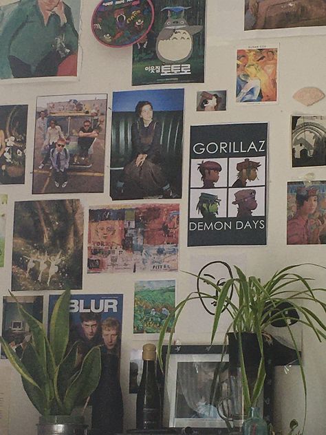 Band Posters On Wall Bedroom Aesthetic, Gorillaz Room, Band Posters On Wall Bedroom, Cottage Core Room, Posters On Wall Bedroom, Colorful Apartment, Room Aesthetics, Poster Room, Redecorate Bedroom