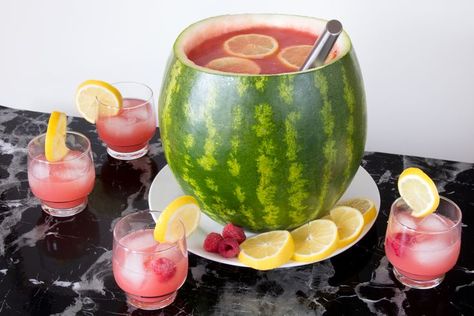 Make a Watermelon Punch Bowl to Hold a Deliciously Fruity Punch Watermelon Punch Bowl, Fruit Punch Bowl, Homemade Punch, Watermelon Punch, Watermelon Bowl, Non Alcoholic Punch, Punch Cocktails, Alcoholic Punch Recipes, Alcoholic Punch