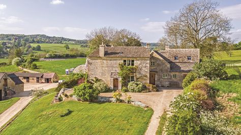 A five-bedroom farmhouse near Badminton with 16 stables, 110 acres and a manège https://trib.al/OnYWhXd House With Stables Dream Homes, Old English Farmhouse, English Stables, British Farmhouse, English Farmhouse Exterior, House With Stables, Country Farmhouse Exterior, Ranch Farmhouse, Sims 4 Cottage