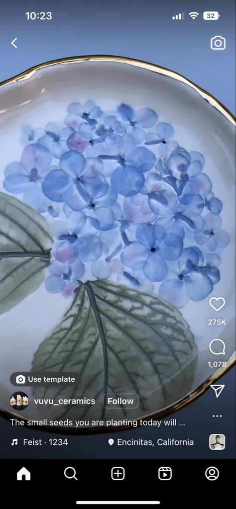 Hydrangea Pottery Painting, Hydrangea Pottery, Hydrangea Ceramic, Pottery Inspo, Clay Figures, Pottery Painting, Hydrangea, Carving, Ceramics