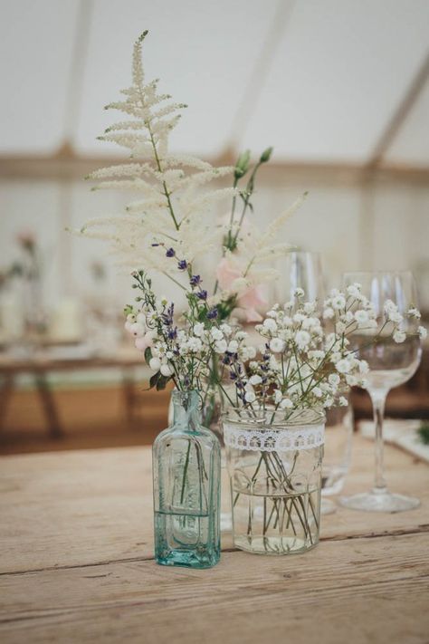 Feminine rustic centerpiece | Helen Lisk Photography Parisian Wedding Theme, French Themed Wedding, French Country Wedding, Simple Wedding Flowers, Signing Table Wedding, Wedding Floral Centerpieces, Braut Make-up, Shabby Chic Wedding, Lavender Wedding