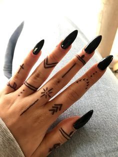 Hanna Tattoo, Tattoo Main, Simple Hand Tattoos, Henne Tattoo, Cute Henna Tattoos, Henna Style Tattoos, Jagua Henna, Small Henna, Timeless Tattoo