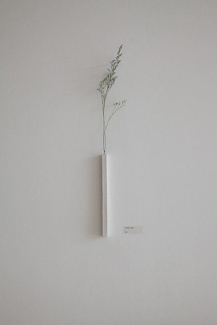 Ceramic Wall Vases, Masanobu Ando, Wall Vases, Design Japonais, Keramik Design, Minimal Wall, Wall Vase, Keramik Vase, Vase Design