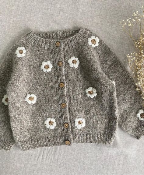 Embroidered Knitwear, Vintage Knit Cardigan, Toddler Cardigan, Handmade Cardigan, Kids Knitting Patterns, Kids Cardigans, Baby Sweater Knitting Pattern, Pull Bebe, Knitted Baby Cardigan