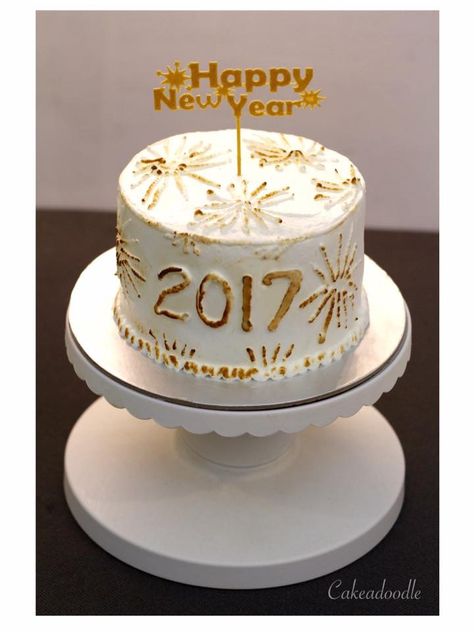 New Year Cake 2024, New Year Cake Designs, New Year Cake Decoration, New Year Cake, Dinner Setting, New Year's Cake, Simple Cake Designs, Simple Cake, Outdoor Dinner