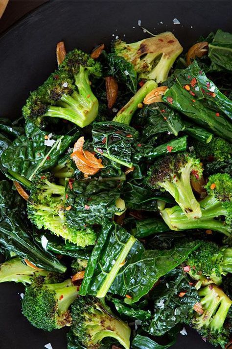 Sauteed Broccoli, Sautéed Broccoli, Thanksgiving Vegetables Side Dishes, Thanksgiving Vegetable Sides, Side Dishes For Ham, Broccoli Sauteed, Thanksgiving Vegetables, Easy Vegetable Side Dishes, Sauteed Kale