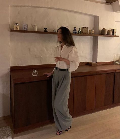 All Posts • Instagram Trouser Outfit, Look Plus Size, Old Money Style, Old Money Aesthetic, 가을 패션, Work Clothes, Look Plus, Looks Style, Catsuit