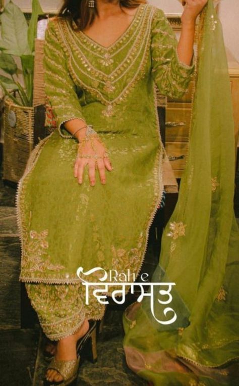 Gotapatti Work Kurti For Mehndi, Pakistani Embroidery Suits, Punjabi Wedding Outfits, Designer Suits For Wedding, Embroidery Suit, Velvet Dress Designs, Pakistani Fashion Casual, Casual Indian Fashion, Pakistani Fashion Party Wear