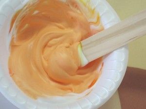 Puffy ice cream cones in preschool – Teach Preschool Summer Daycare, Preschool Sensory, Teach Preschool, Toddler Ideas, Daycare Ideas, Teaching Colors, School Craft, Sensory Table, Puffy Paint