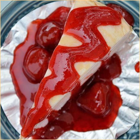 Easy Strawberry Glaze Recipe for Cheesecake 4 Strawberry Glaze For Cheesecake, Strawberry Glaze Recipe, Recipe For Cheesecake, Strawberry Cake Filling, Strawberry Glaze, Fruit Toppings, How To Make Cheesecake, Strawberry Sauce, Dessert Toppings