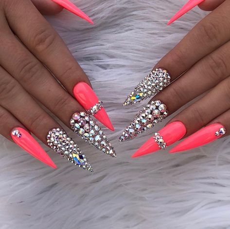 Pink Gel Nails, Stiletto Nail Art, Pink Gel, Stiletto Nails Designs, Gel Nail Colors, Nail Swag, Coffin Nails Designs, Bling Nails, Pretty Acrylic Nails