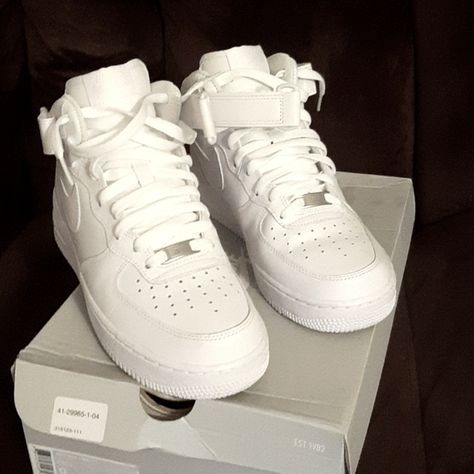 Air Force 1 MID '07 White Mens size 8 Airforce 1 Mid, Air Force 1 White, White Air Force 1, Nike Air Force One, Trendy Shoes Sneakers, Slouch Socks, Nike Airforce 1, Pretty Shoes Sneakers, Air Force 1 Mid