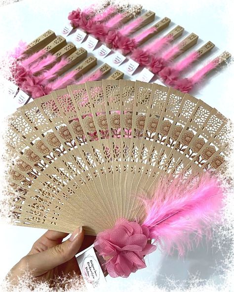 Personalized Wedding Fans For Guests, Wedding Fans For Bridesmaids, Bridesmaids Fans, Quince Party Favors, Wedding Fans For Guests, Hand Fan Design, Party Gifts For Guests, Personalized Wedding Fans, Fan For Wedding