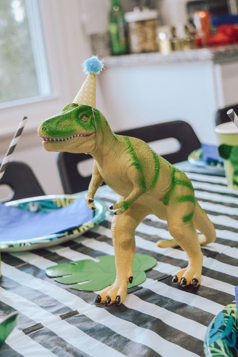 create the best dinosaur party for your little paleontologist. dinosaur party decorations. dinosaur party ideas. dinosaur diy party Diy Dinosaur Decor, Dinosaur Birthday Party Ideas, Dinosaur Party Ideas, Dinosaur Party Hats, Dinosaurs Birthday, Dinosaur Party Decorations, Dinosaur Birthday Party Decorations, Dinosaur Themed Birthday Party, Dino Birthday Party