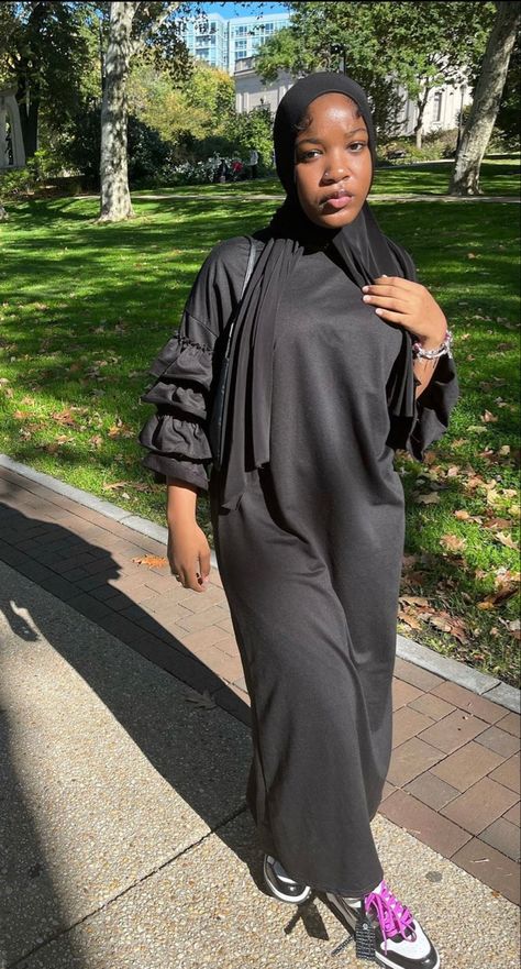 Eid Outfit Ideas, Outfits Muslim, Black Lives Matter Art, Hijabi Fits, Icy Girl, Group Photography Poses, Children Photography Poses, Eid Outfit, Muslim Women Fashion