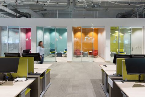 Colorful Office Design, Coworking Space Design, Innovative Office, Cool Office Space, Modern Office Space, Office Interior Design Modern, Modern Office Interiors, Corporate Office Design, Office Renovation