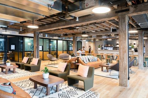 Communal Office Space, Coworking Office Design, Coworking Space Design, Open Space Office, Creative Office Space, Cool Office Space, Coworking Office, Office Space Design, Co Working Space