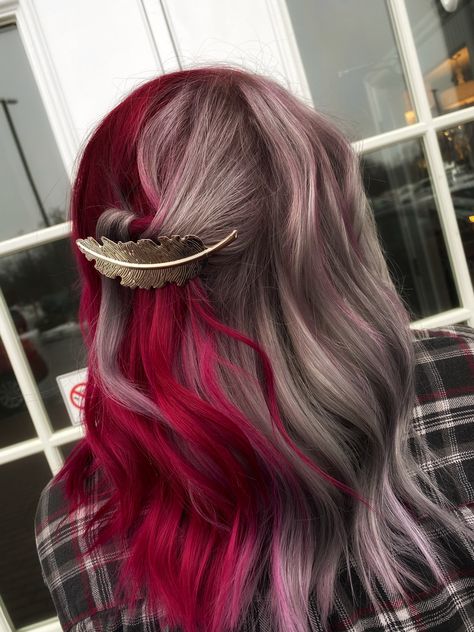 Two toned, split dye, red and gray hair Two Color Hair, Split Dye, Split Dyed Hair, Hair Dye Ideas, Cute Hair Colors, Creative Hair Color, Appetizer Ideas, Dyed Hair Inspiration, Split Hair