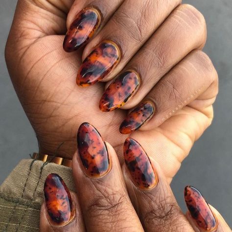 Nail Art On Black Women, Nails On Black Hands, Nail Designs On Black Women, Tortoise Nails, Almond Shaped Nails Designs, Nail Therapy, Oval Shaped Nails, Long Almond Nails, Unghie Sfumate