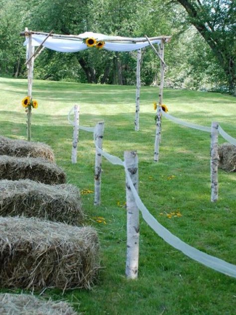 40 Ways To Decorate Your Backyard For A Wedding Hay Bale Ideas, Wedding Alters, Country Wedding Ideas, Camo Wedding, Wedding Arch Flowers, Arch Flowers, Hay Bales, Rustic Wedding Ideas, Country Weddings