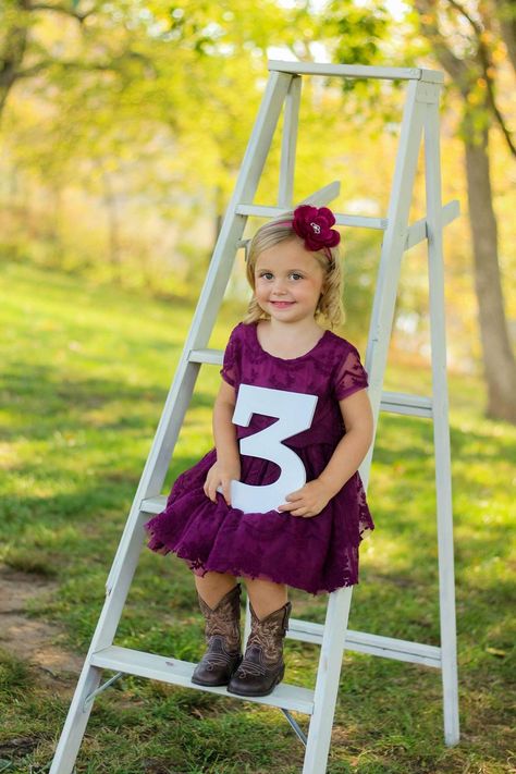 3 Year Birthday Pictures, Diy 3rd Birthday Photo Shoot, 3rd Birthday Picture Ideas, 3rd Bday Pictures, 3yrs Old Photoshoot, 3rd Birthday Princess Photo Shoot, 3rd Birthday Photography, 3rd Birthday Pictures, Princess Photo Shoot