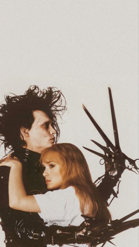 Edward Scissorhands Tattoo, Winona Forever, جوني ديب, Halloween Wallpaper Iphone Backgrounds, Tim Burton Films, Tim Burton Movie, Cute Disney Pictures, Film Images, Edward Scissorhands