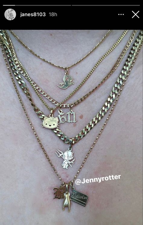 Gold jewelry chains hello kitty Gold Hello Kitty, Hello Kitty Necklace, Kitty Necklace, Jewelry Chains, Cat Necklace, School Notes, Chains Jewelry, Gold Jewelry, Gold Necklace