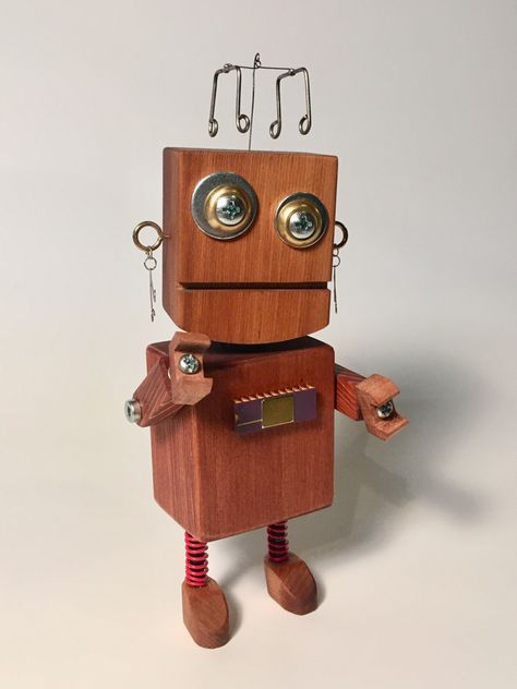 Wooden Robot, Recycled Robot, Wood Craft Patterns, Robot Sculpture, Diy Robot, Wooden Owl, Wood Scraps, Wood Burning Patterns, Scrap Wood Projects