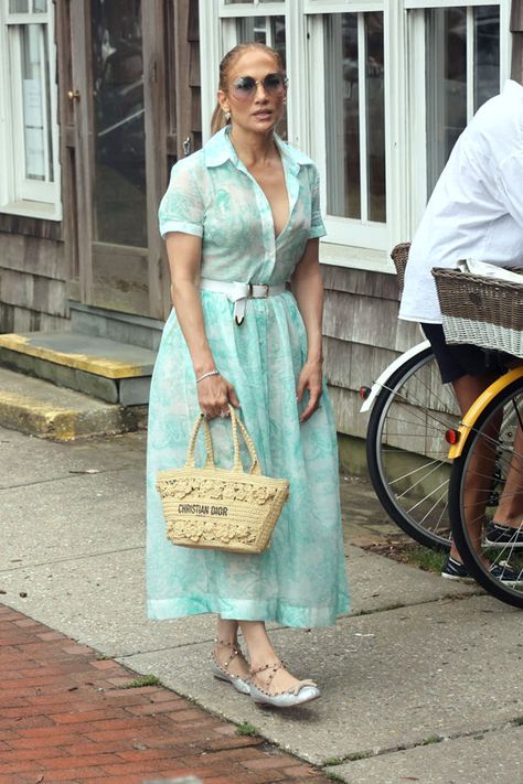 Jennifer Lopez Out and About in Dior at The Hamptons Hamptons Dress, Jenner House, Jennifer Lopez Dress, True Autumn, Glamorous Fashion, Dior Dress, Hello Lover, Rosé Instagram, Funky Outfits