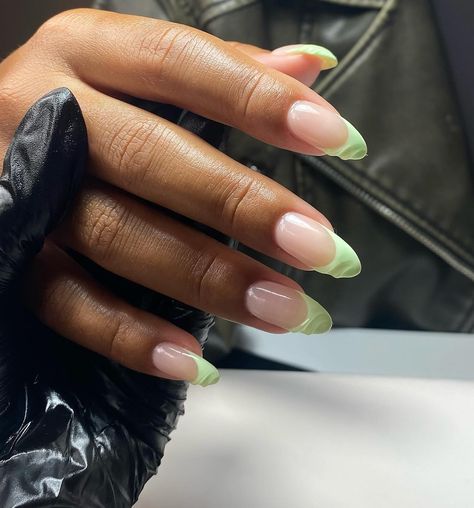 @the_gelbottle_inc 3D gel is my new favourite thing EVERRRR 💚✨ #nails #nailart #nailinspo #nailtech #manicure #summernails #springnails #nailsnailsnails #nailsofinstagram #greennails #longnails #biab #biabnails #tgb Biab Nails Inspiration Almond, Biab Nails, Manicure Nails, Nail Technician, Green Nails, Nails Nailart, Nail Manicure, Nail Tech, Minimal Design