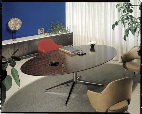 How to be Florence Knoll in 10 Easy Steps -Metropolis Knoll Table, Seagram Building, Mid Century Office, Womb Chair, Office Plan, Human Centered Design, Corporate Interiors, Florence Knoll, Furniture Companies