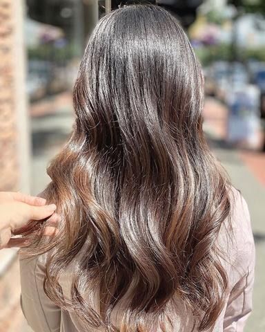 Balayage Without Bleach, Hair Colour Without Bleach, Sandy Brown Hair Color, Sandy Brown Hair, Bleach Hair Color, Ash Brown Balayage, Porous Hair, Olive Skin Tone, Caramel Balayage